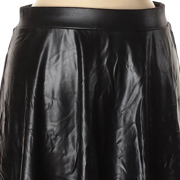 Joe B by Joe Benbasset Black Stretch Mini Skirt - Picture 4 of 8